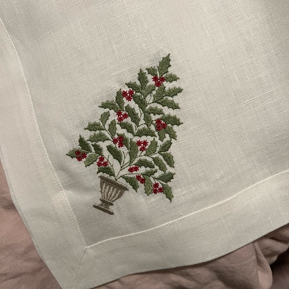White 100% Italian Linen Square Table Cloth Embroidered Christmas Tree Corners - Picture 2 of 5